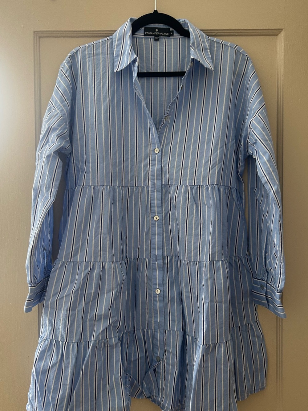 Tuckernuck Pomander Place tiered shirt dress, size M - Picture 4 of 4